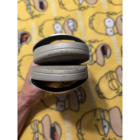 Victoria’s Secret PINK Slides Silver Metallic SINGLE STRAP Large Dog Logo 8.5 - Picture 6 of 7